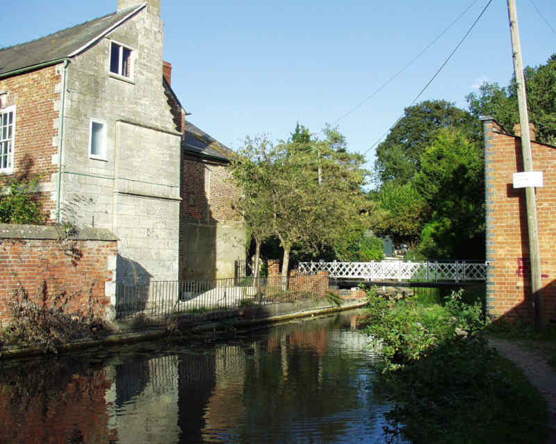 Ryeford Swing Bridge - Stroudwater Navigation